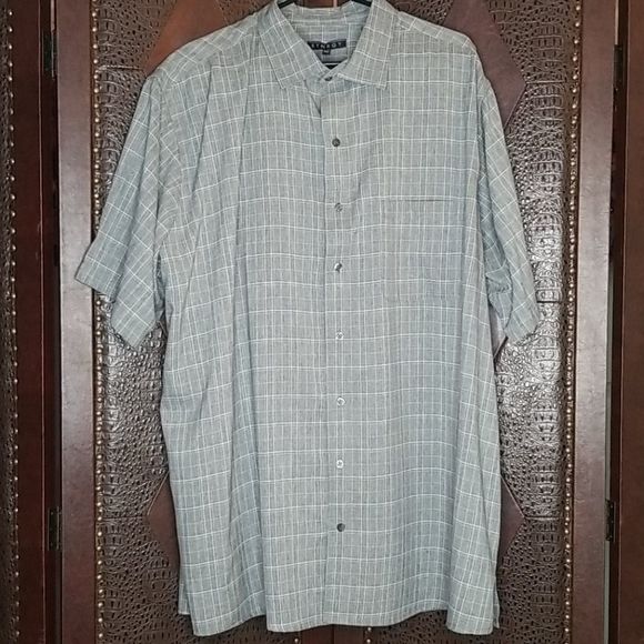 SYNRGY Other - SYNRGY Gray & White Plaid Short Sleeve Shirt 2XLT